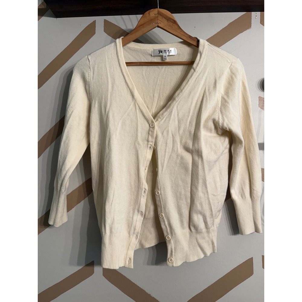 Ye Mak Cardigan Women Size M Cream V-Neck 3/4 Sleeve Button Front C0078M